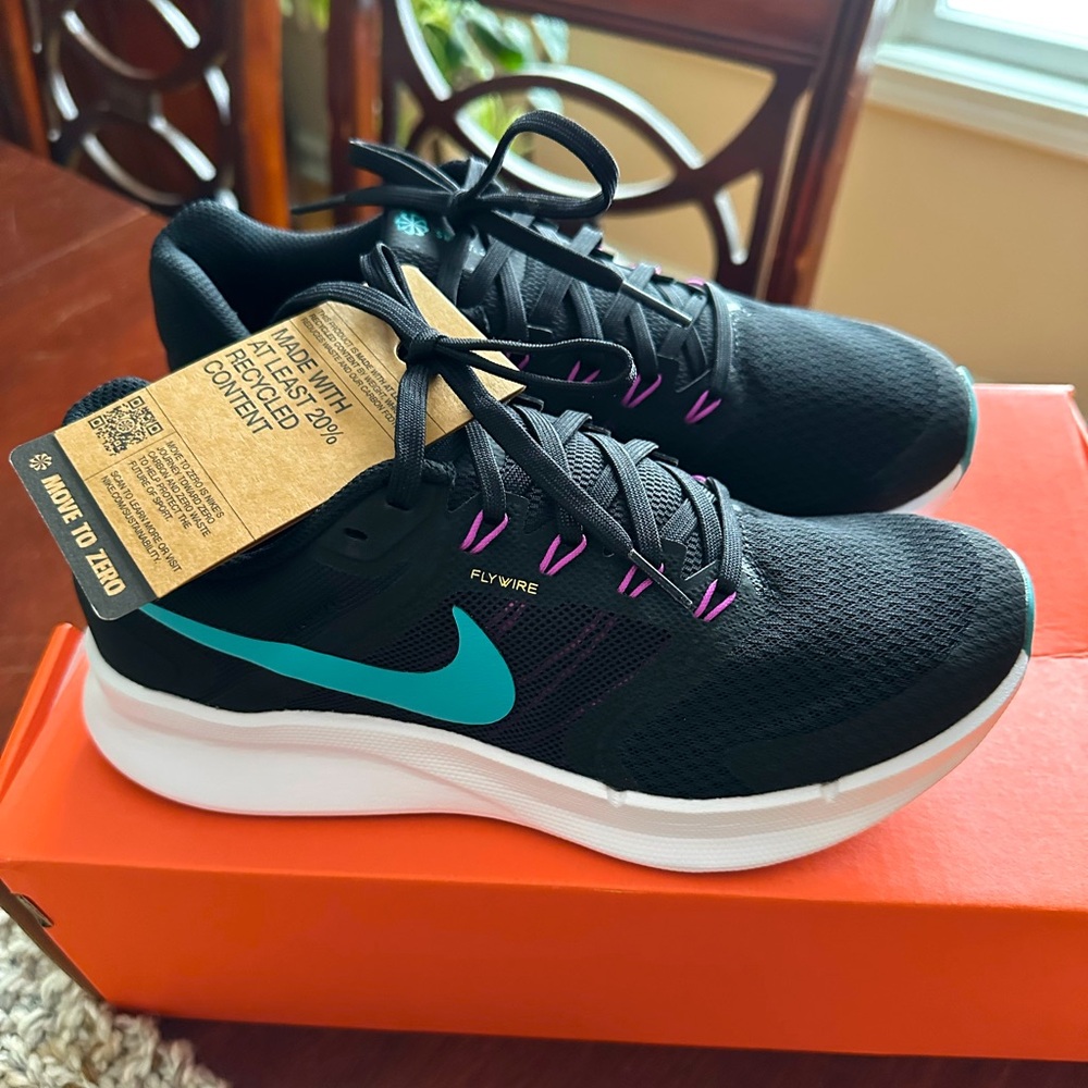 Nike women’s running sneakers- Run Swift 3, women’s size 6.5 (or girls 5)